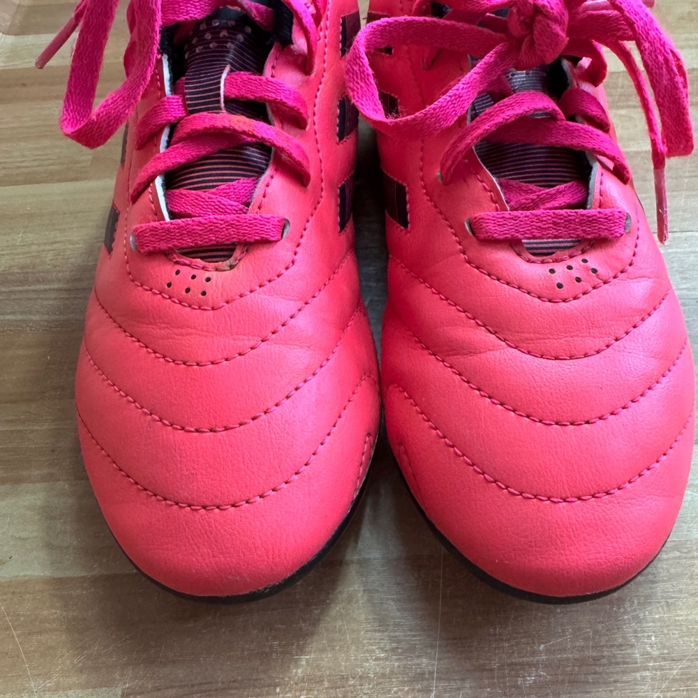 Adidas Goletto VIII FG youth soccer cleat in "Shock Pink" and black. Size 3 - Picture 4 of 11